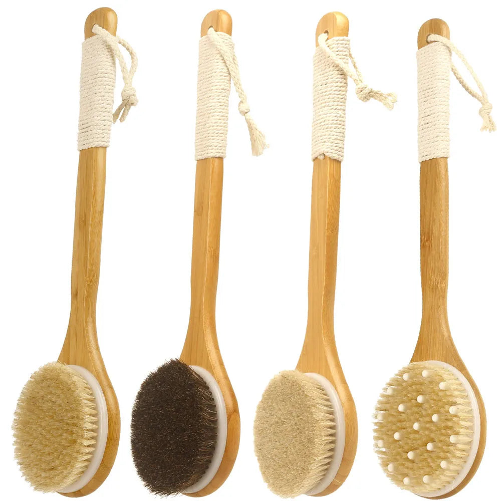 Brosse de bain en bois à long manche