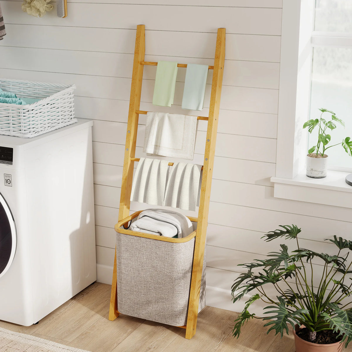 Étagère de salle de bain en bambou avec panier à linge