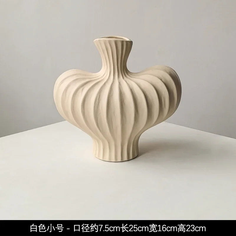 Vase en céramique wabi-sabi, fait main