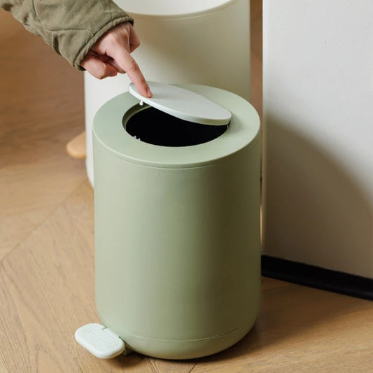 Poubelle de salle de bain à pédale